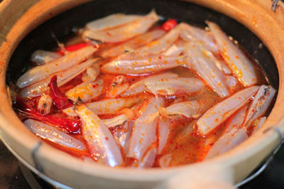 cá bống trắng kho nước dừa bếp điện từ 3